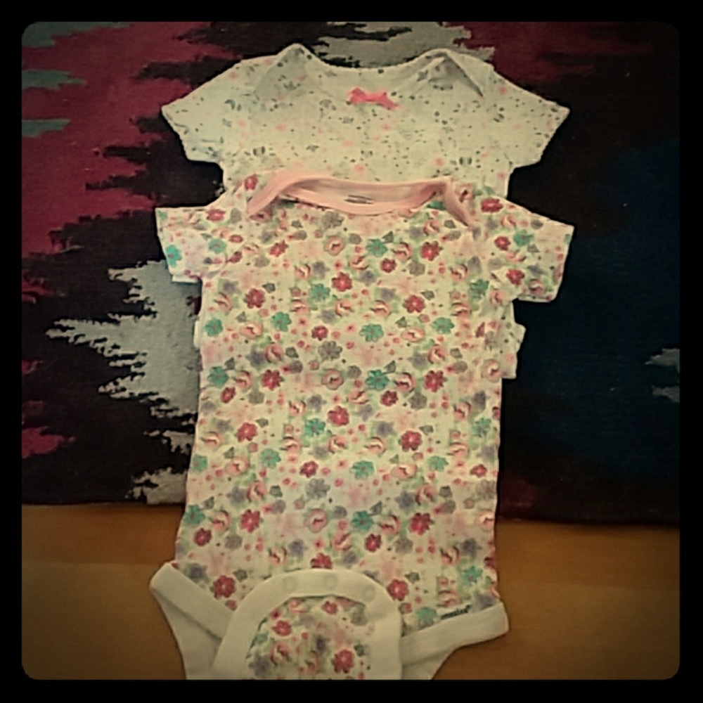 ♡ 2 for $5- Onesie Duo ♡